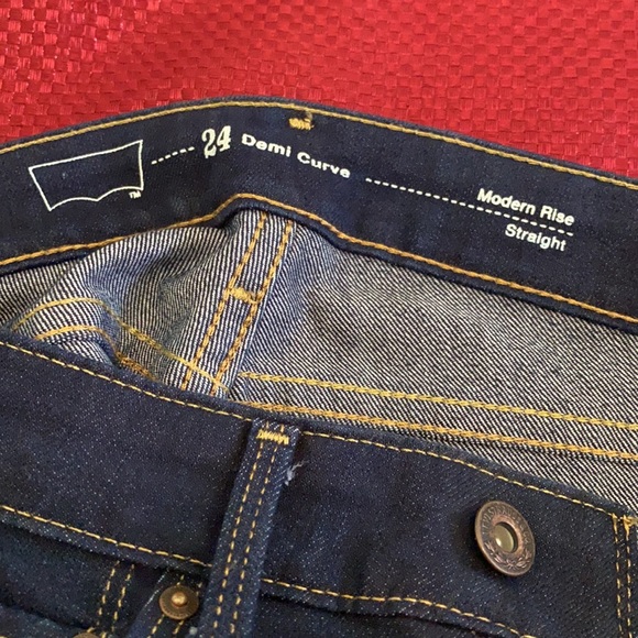 LEVI Demi Curve - dark wash - Picture 3 of 8